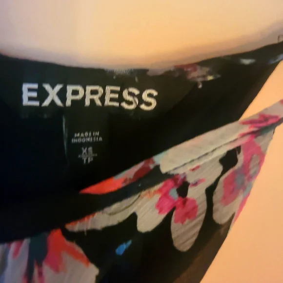 Express Boho Chic Floral Pleated Top, Chiffon, Romantic, XS, Flowy, EUC - Picture 14 of 14